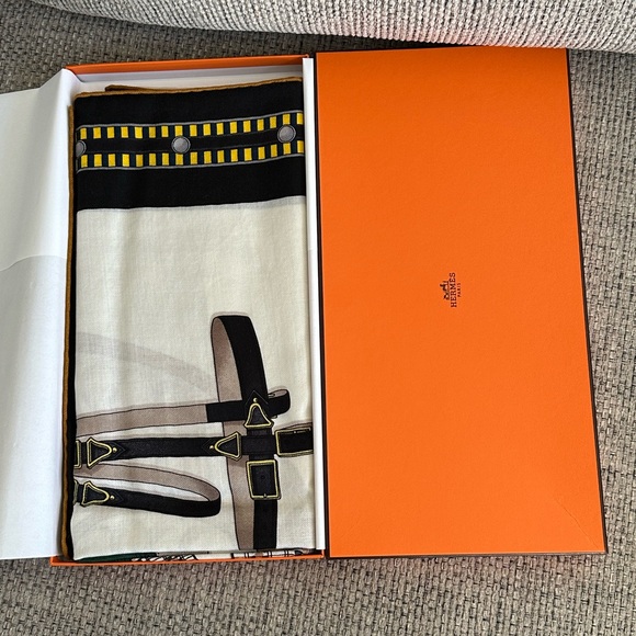 NEW  HERMES Lettres Equestres 100% Cashmere Shawl 140 Scarf w/ Receipt - Picture 5 of 13